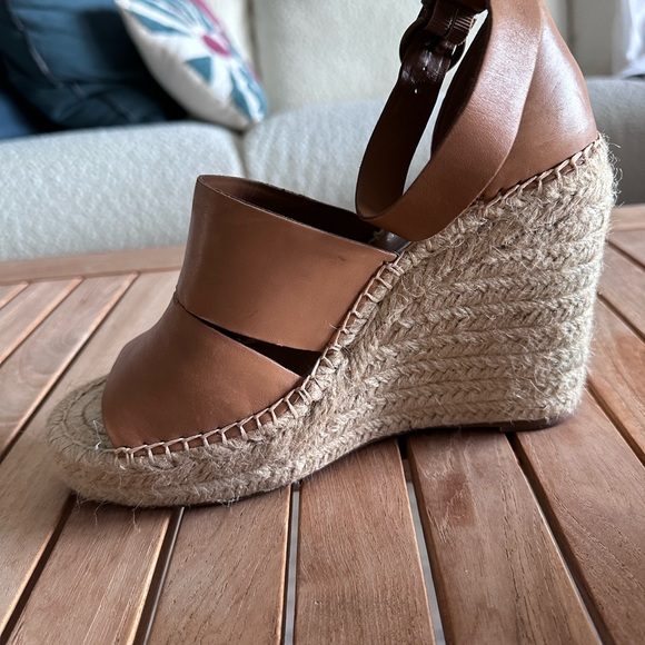 Treasure and bond wedgy heel in a great shape 7 1/2 - Picture 2 of 4